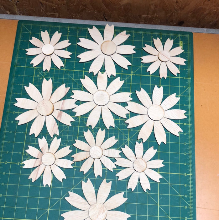 Daisy Wreath Stacked Sign