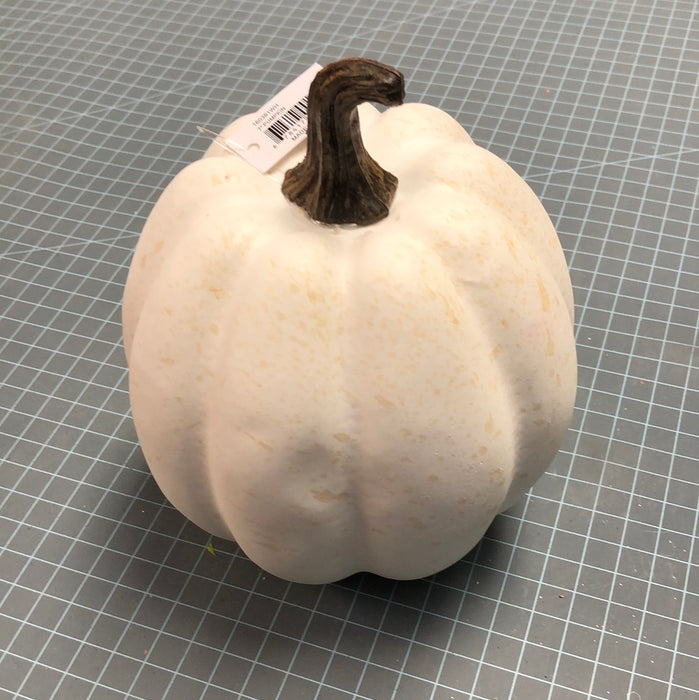 WHITE PLASTIC PUMPKIN
