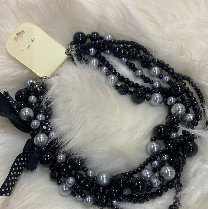BLACK/SILVER MULTI STRAND PEARL CHOKER SET
