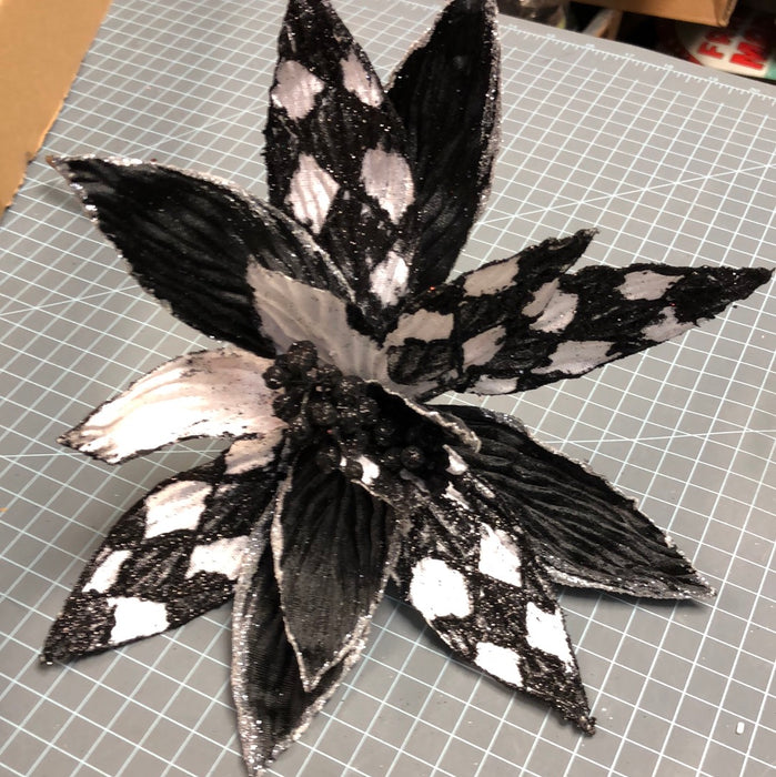 HARLEQUIN POINSETTIA PICK