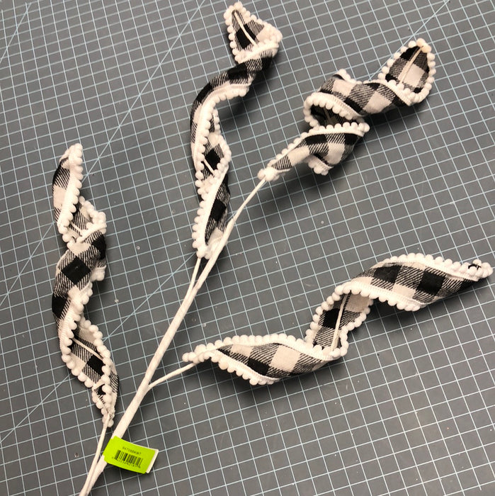 32" PLAID CURLEY SPRAY BLACK/WHITE