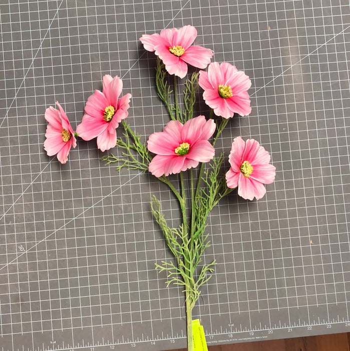 30" PINK SAT COSMO SPRAY
