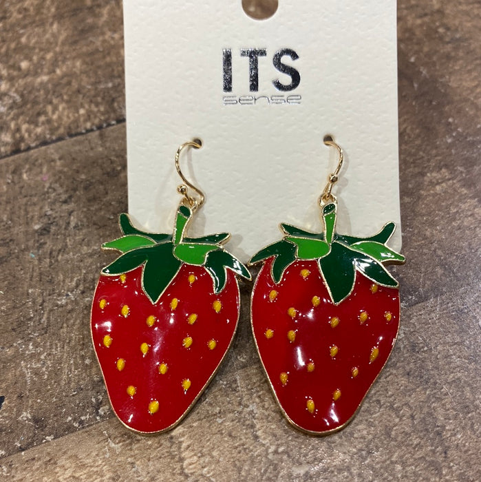 STRAWBERRY SHAPE EARRING