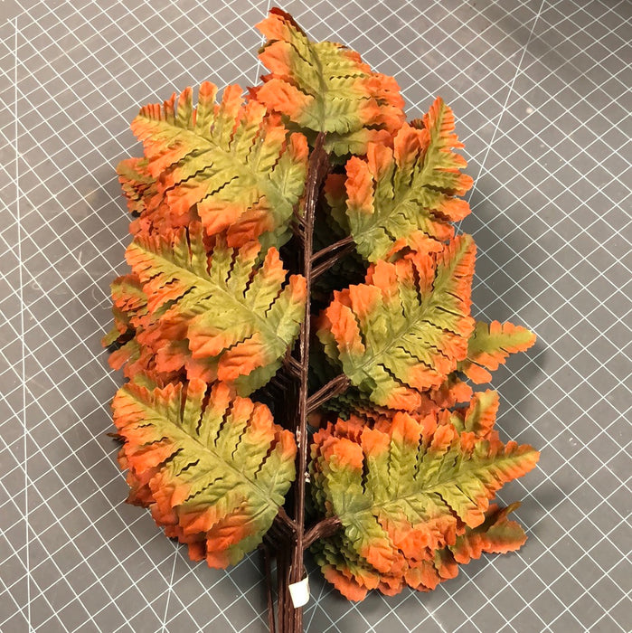FALL LEATHER LEAF SPRAY