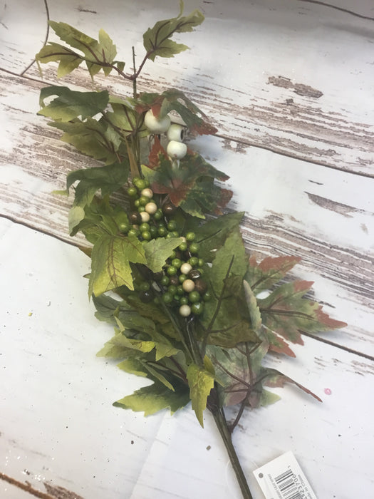 Berry Leaf Spray