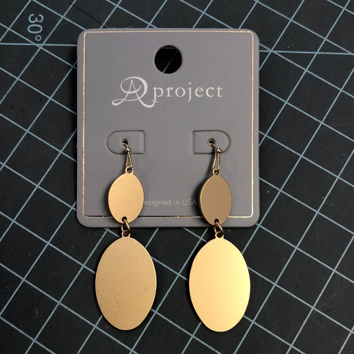 DOUBLE GOLD OVAL DROP EARRING