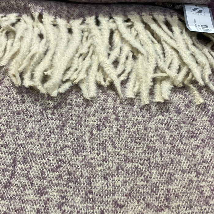 SUPER SOFT LAVENDAR SCARF