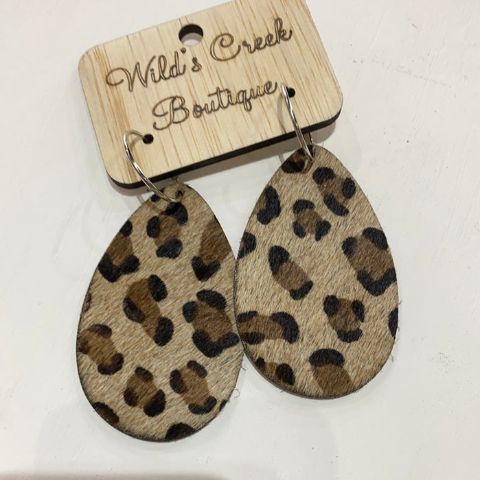 SOFT LEATHER TEARDROP CHEETAH EARRING