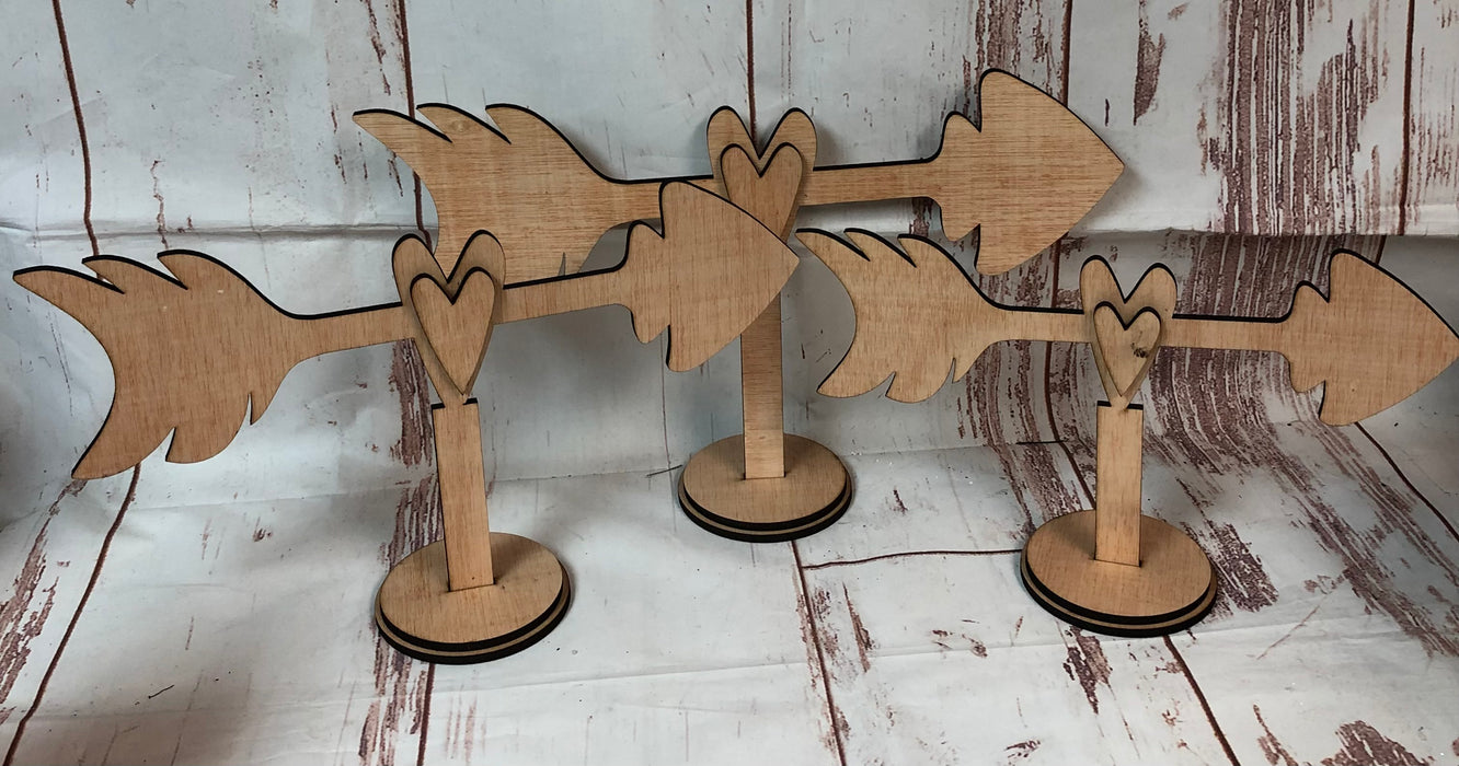 Stacked Arrow Hearts Standing Sign (set of 3)