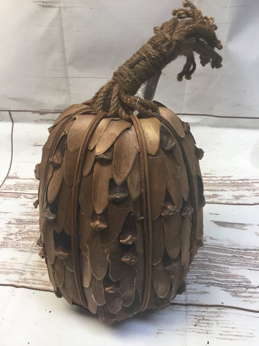 Medium Wood Chip Pumpkin