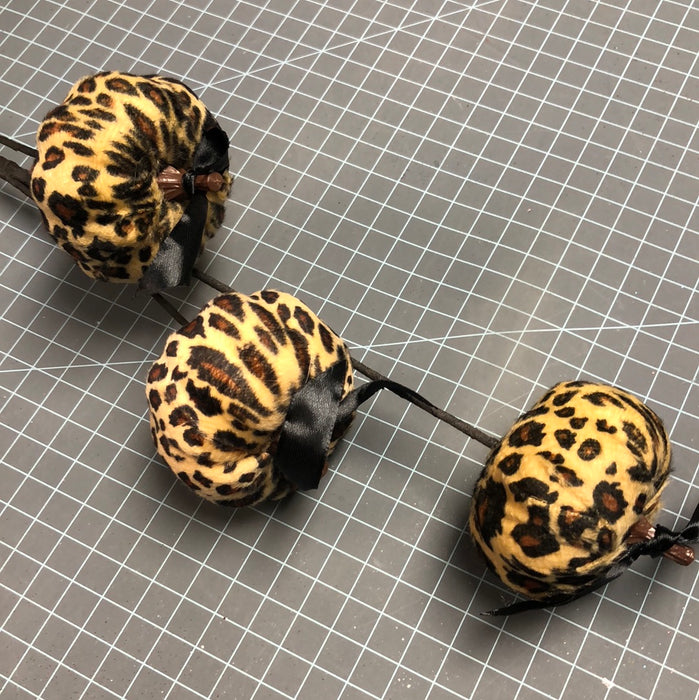 CHEETA FABRIC PUMPKIN SPRAY X3