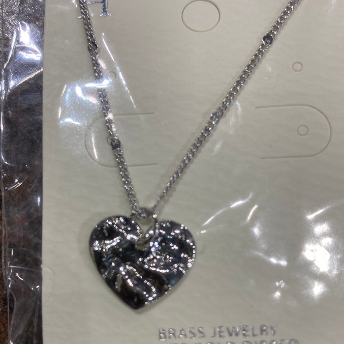 HAMMERED HEART NECKLACE