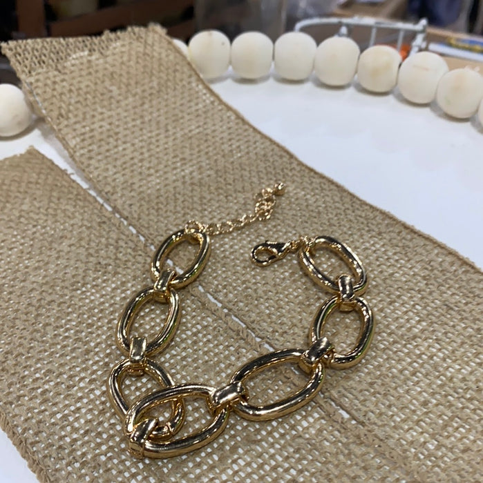GOLD CHAIN WITH HEART CHARM BRACELET